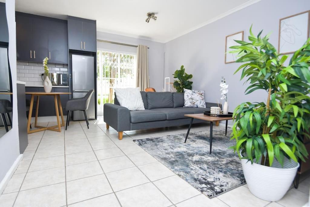 Comfy Hatfield Appartment Pretoria Bagian luar foto