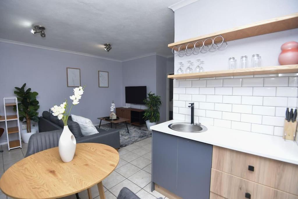 Comfy Hatfield Appartment Pretoria Bagian luar foto